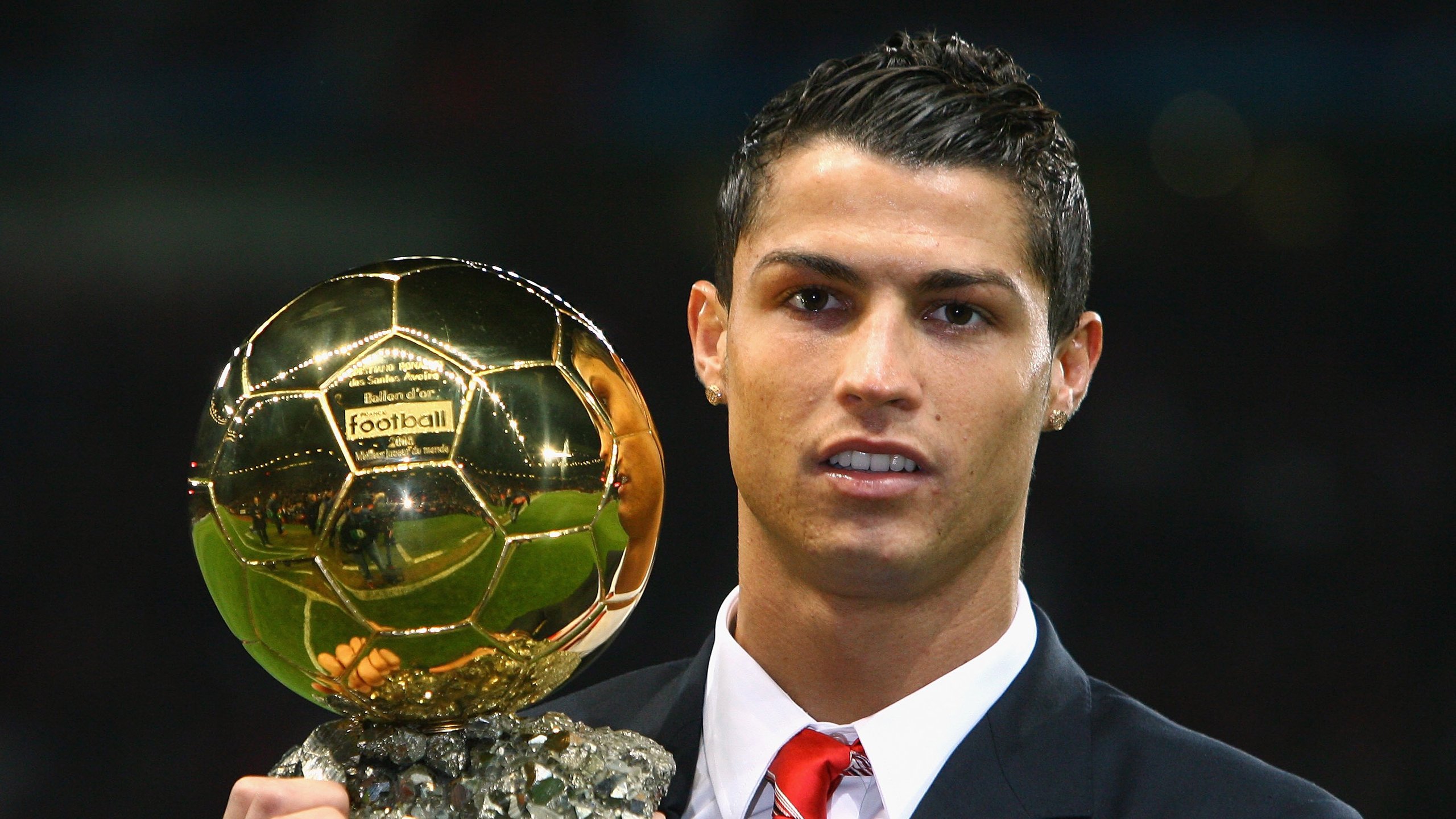 “阿仙奴与热刺：香港赛场的伦敦德比对决！”